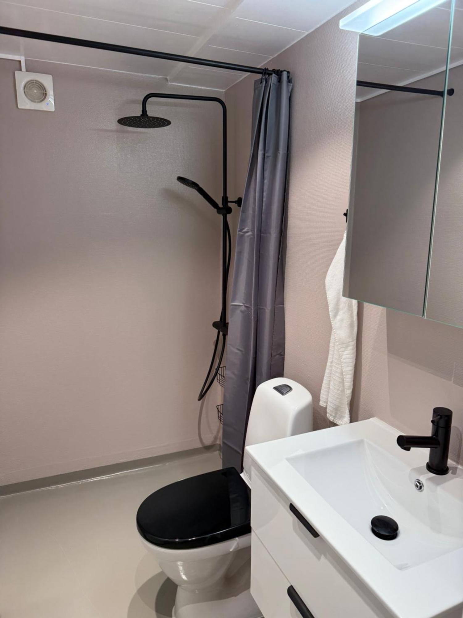Modern Familjelaegenhet Apartment Sundsvall Bagian luar foto